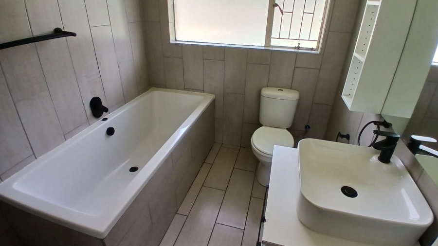 5 Bedroom Property for Sale in Pellissier Free State